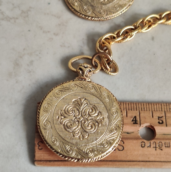 Vintage Lariat Style Medallions Necklace - Picture 6 of 9